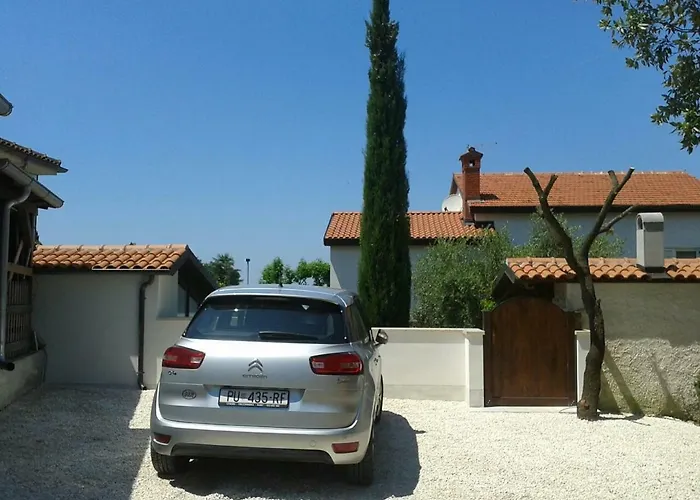 Dina Apartman