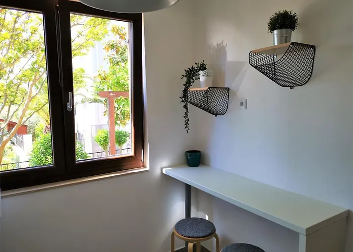 Dina 아파트 풀라