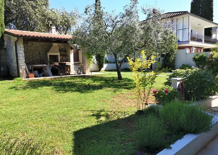 Dina Apartman Pula