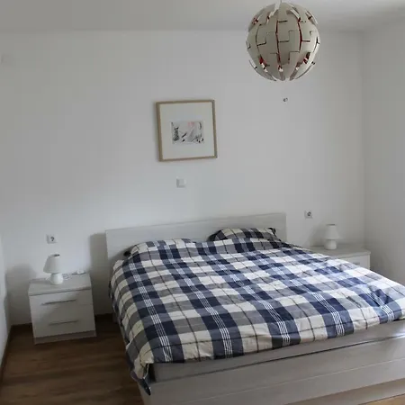 Apartment Dina *